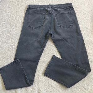 Banana Republic Traveler Jean (Slim)